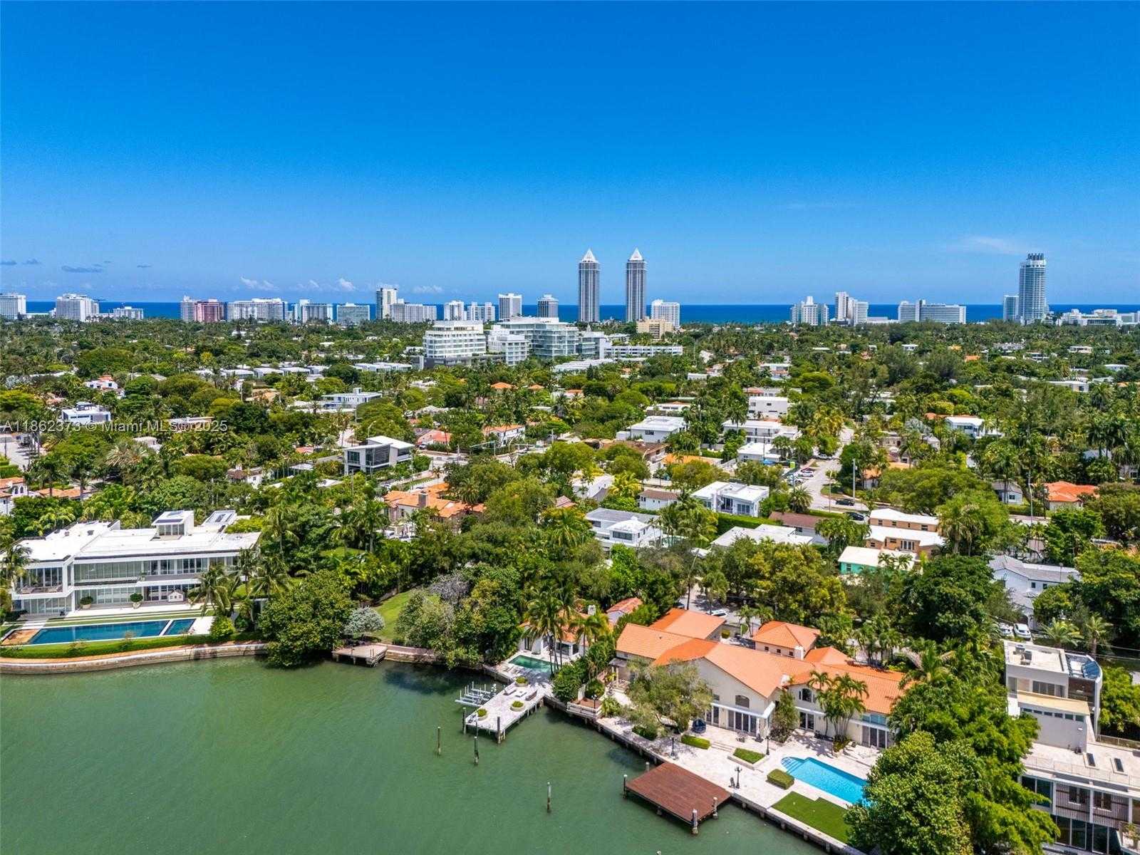 Small Image of 4640 NORTH BAY RD, Miami Beach Number 69