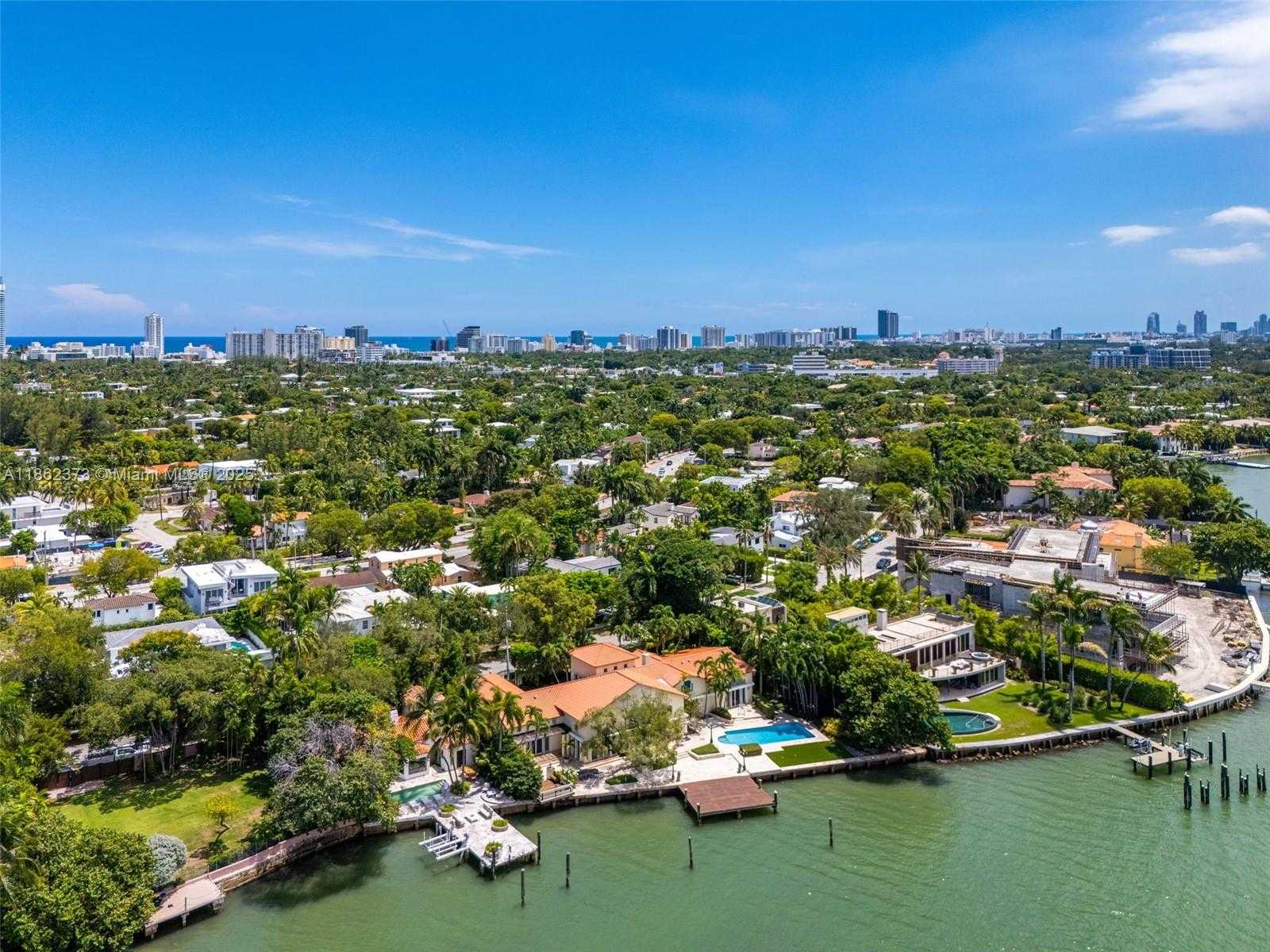 Small Image of 4640 NORTH BAY RD, Miami Beach Number 70