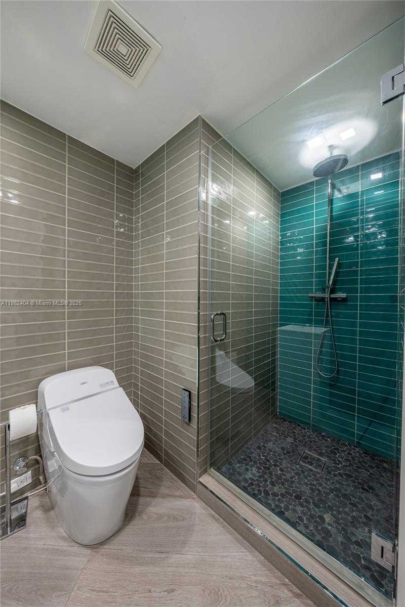 Small Image of 5255 COLLINS AVE #12F, Miami Beach Number 16