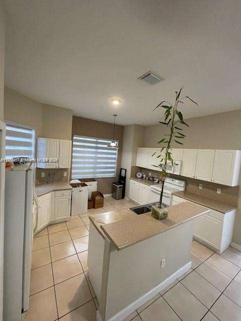 Small Image of 8811 NORTH WEST 178TH LN, Hialeah Number 3