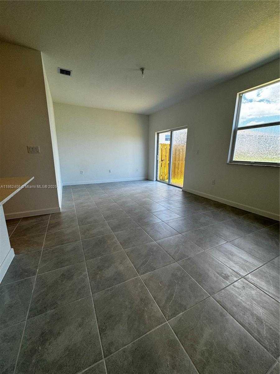 Small Image of 2325 NORTH WEST 125TH STREET #2325, Miami Number 7