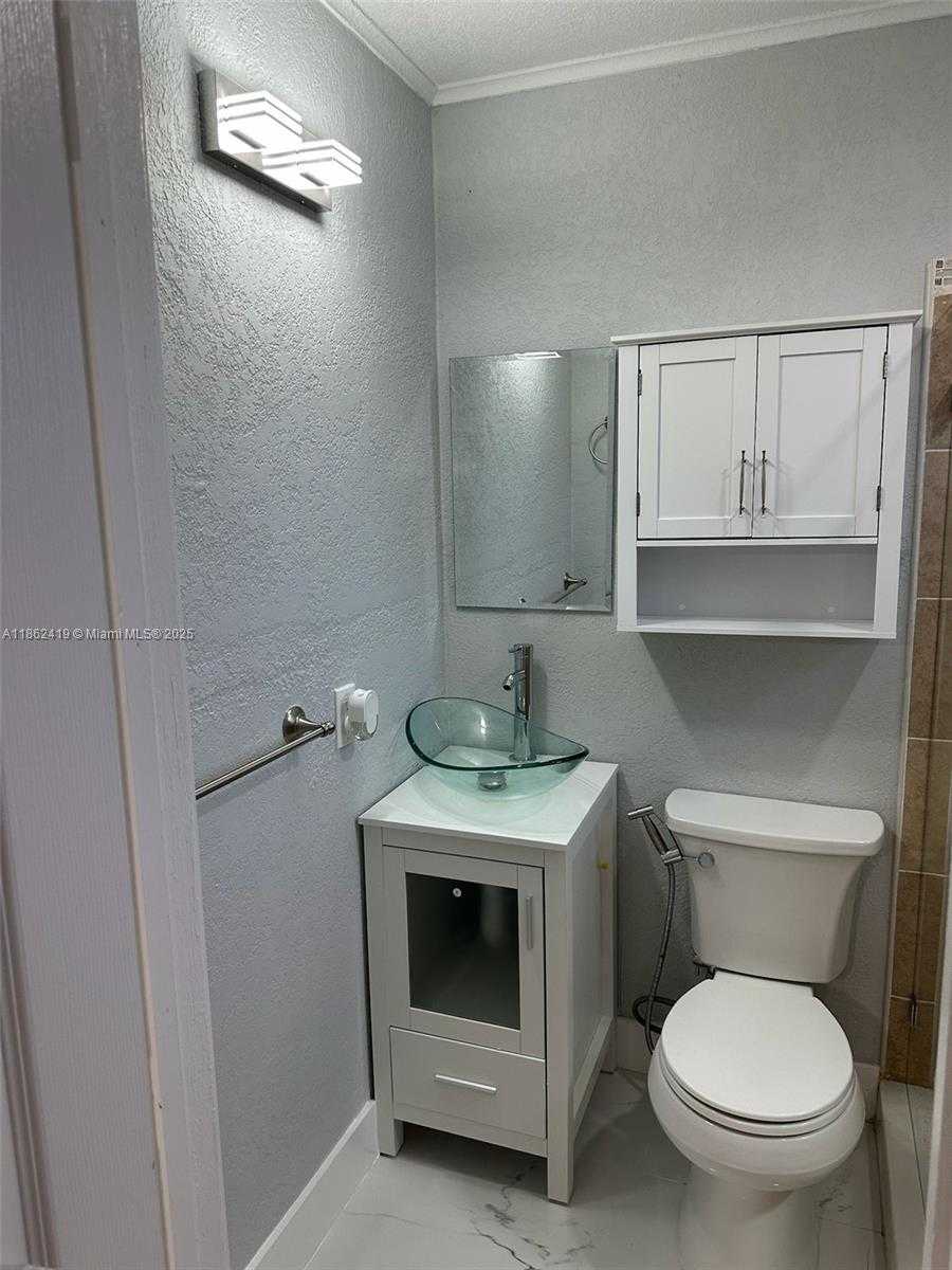 Small Image of 10745 SOUTH WEST 222ND ST #10745, Miami Number 18