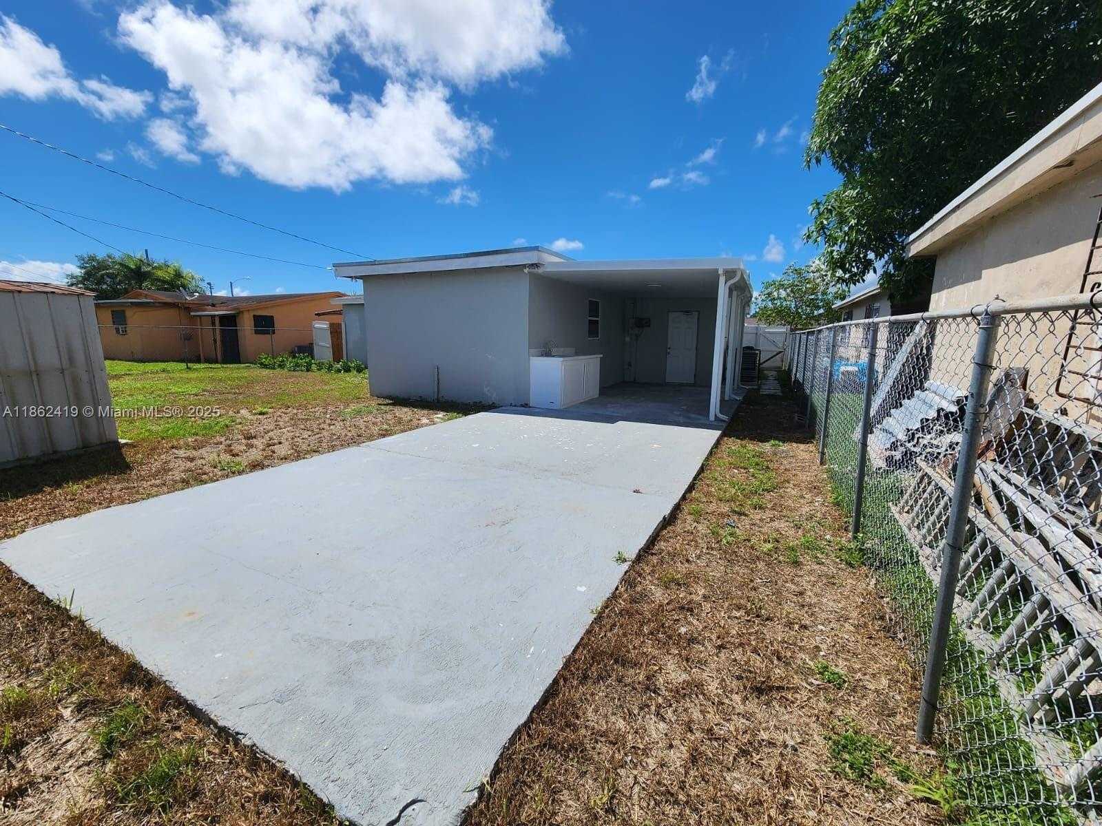 Small Image of 10745 SOUTH WEST 222ND ST #10745, Miami Number 26