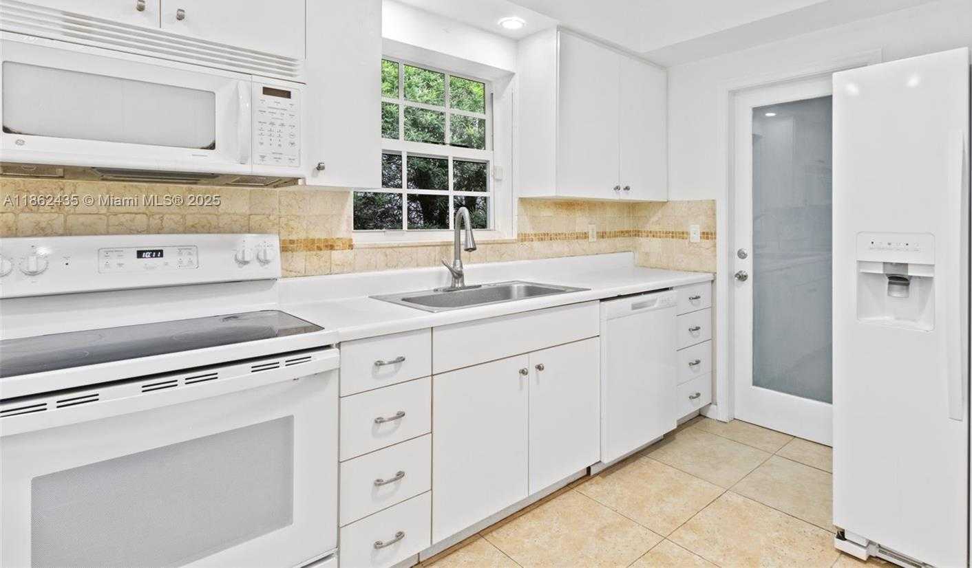 Small Image of 1422 MILAN AVE, Coral Gables Number 10