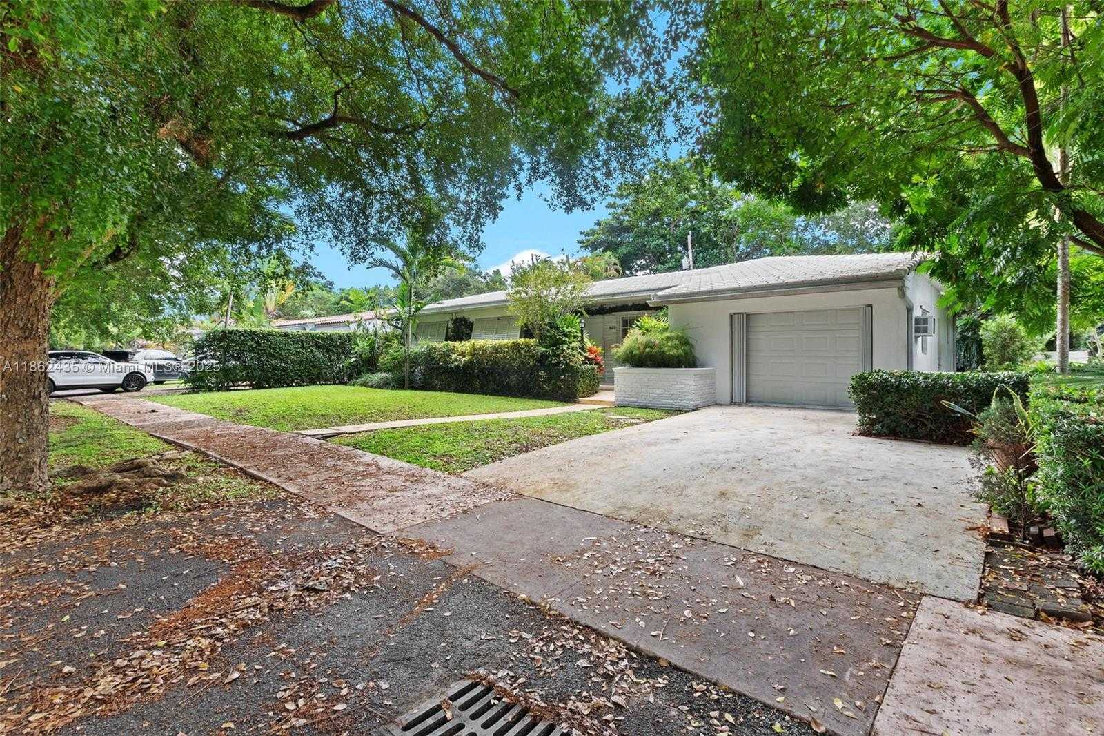Small Image of 1422 MILAN AVE, Coral Gables Number 25