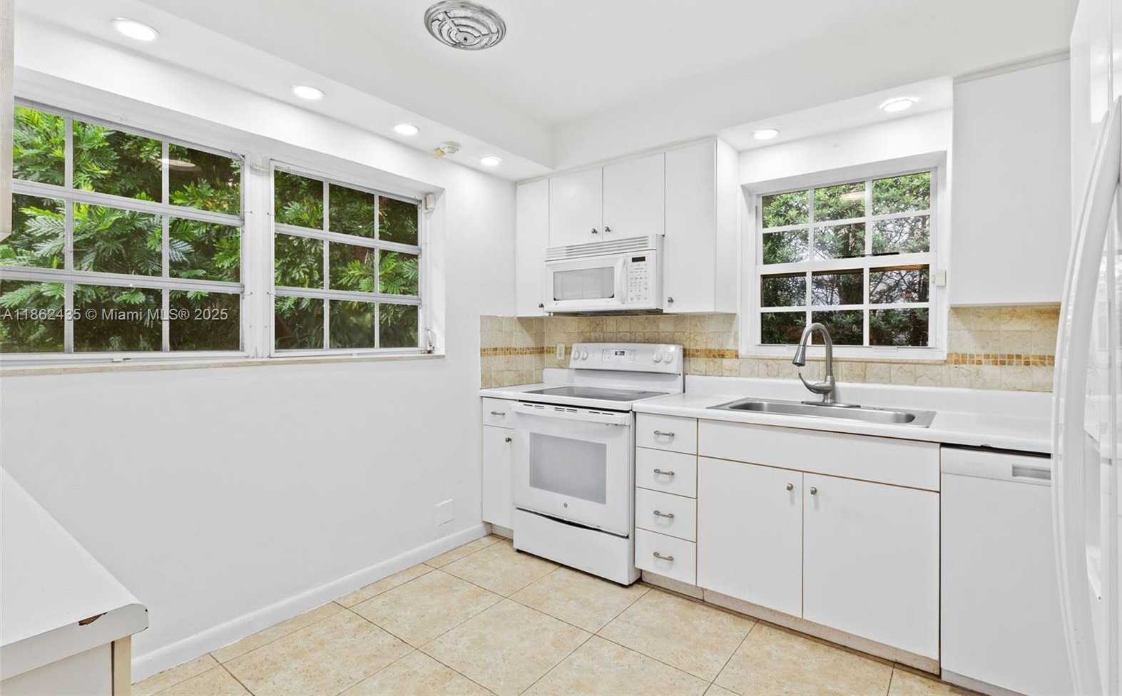 Small Image of 1422 MILAN AVE, Coral Gables Number 9