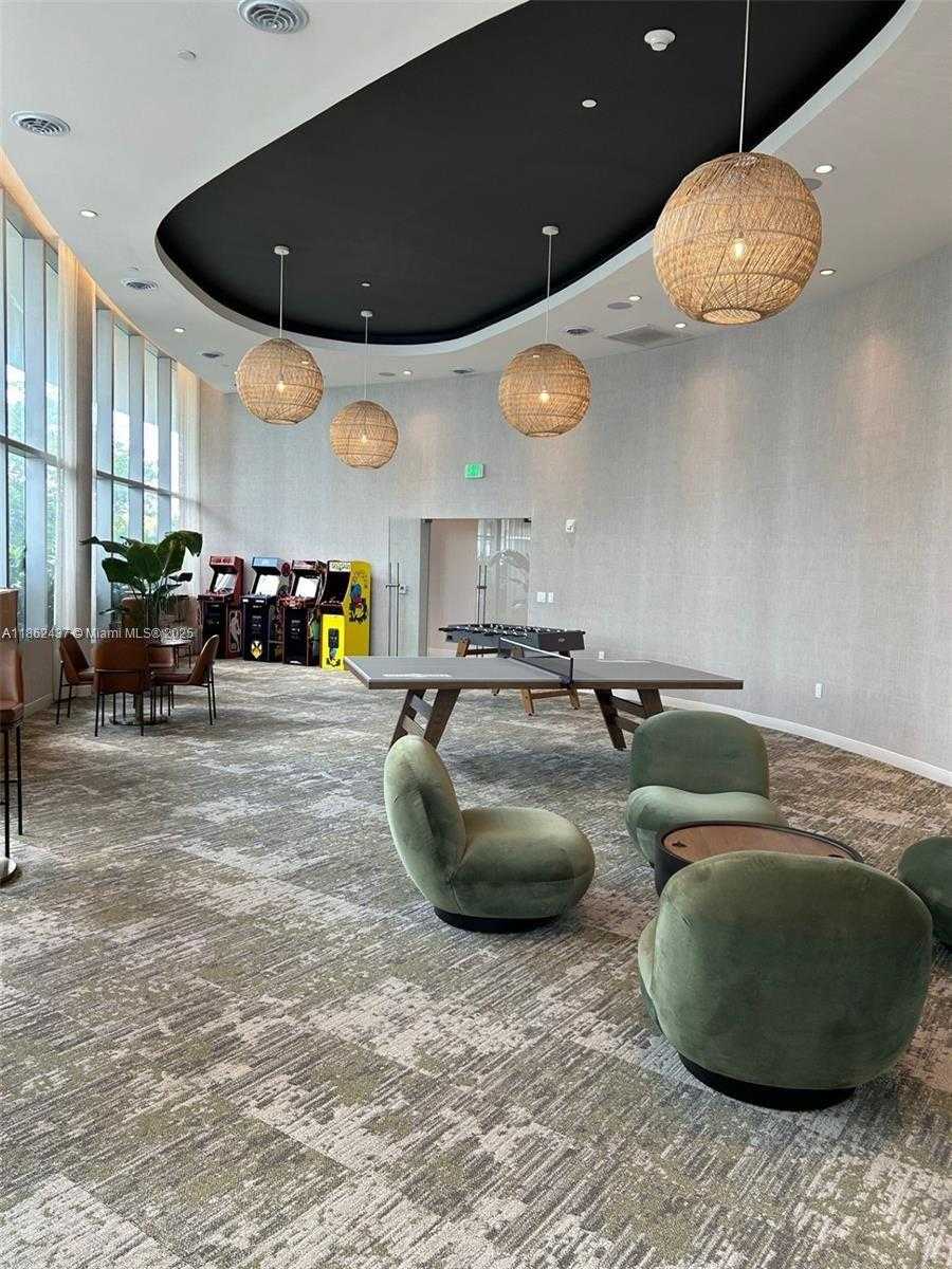 Small Image of 700 NORTH EAST 24 #3304, Miami Number 37