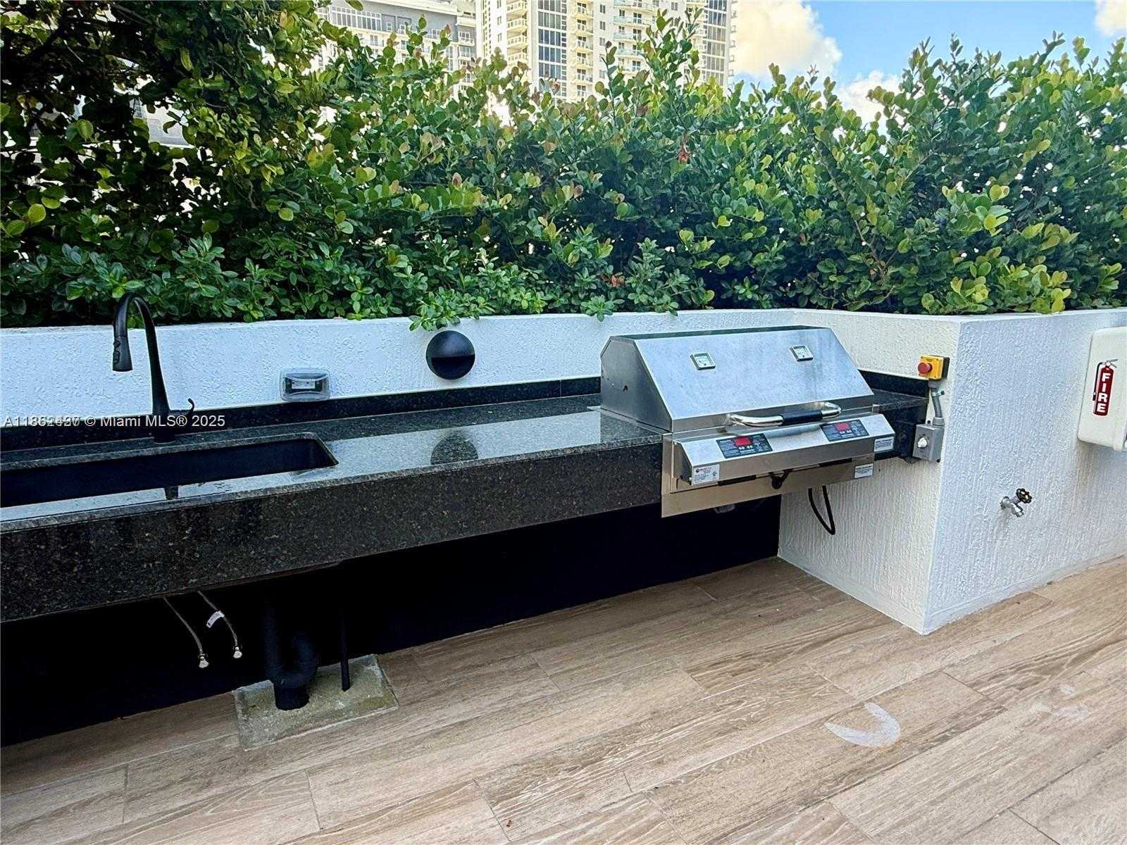 Small Image of 700 NORTH EAST 24 #3304, Miami Number 40