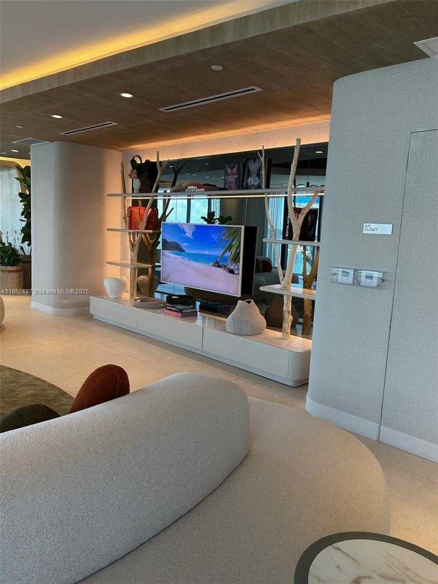 Small Image of 700 NORTH EAST 24 #3304, Miami Number 50