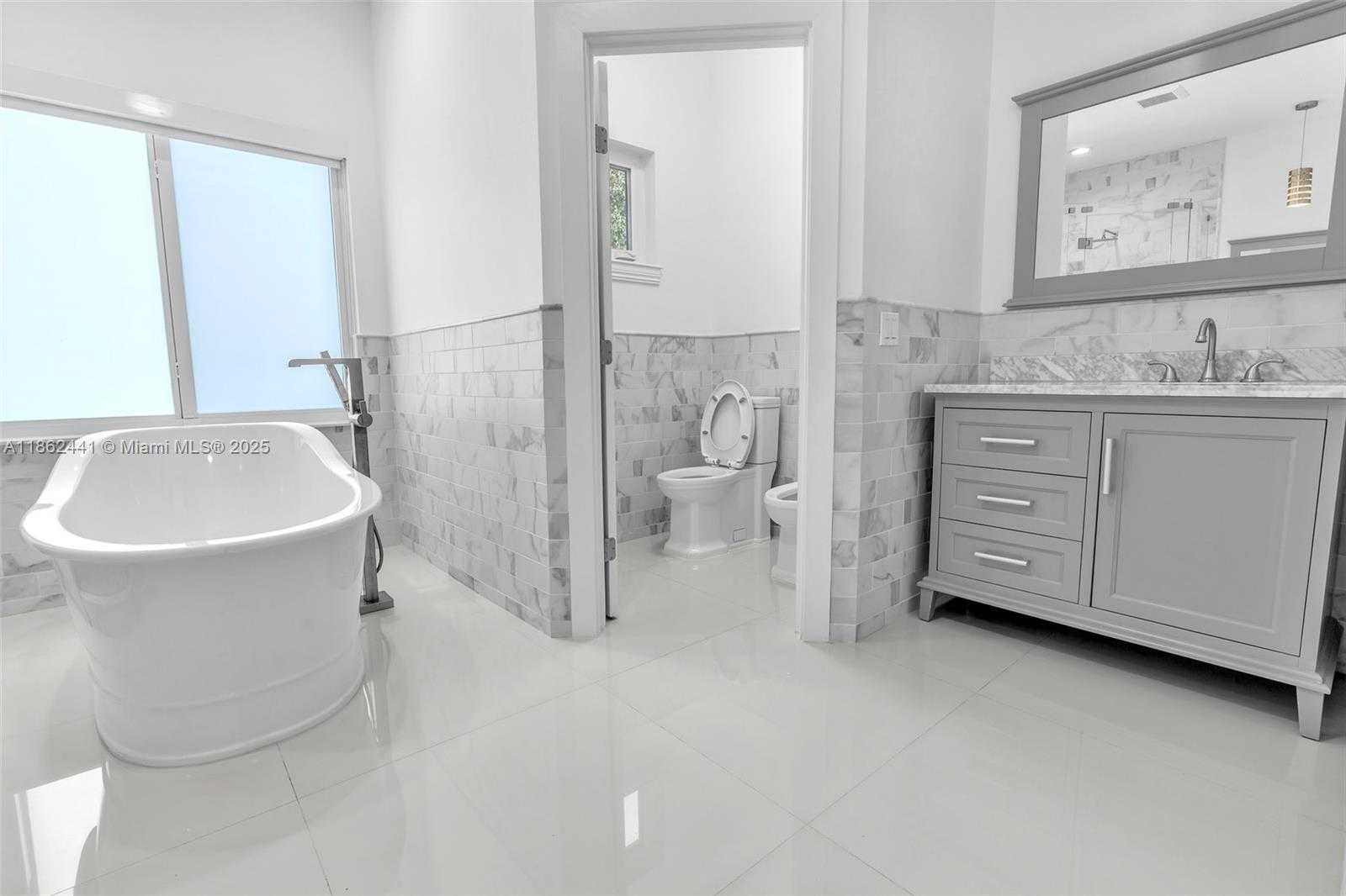 Small Image of 6402 SOUTH WEST 93RD PL, Miami Number 12