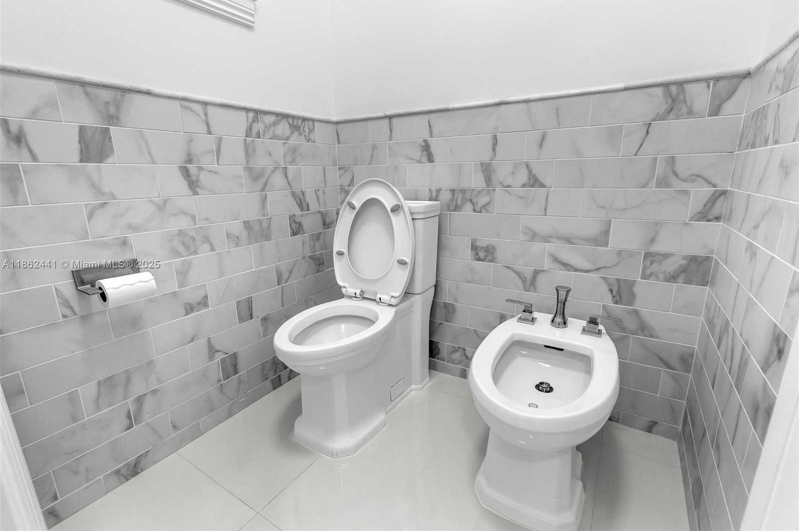 Small Image of 6402 SOUTH WEST 93RD PL, Miami Number 16
