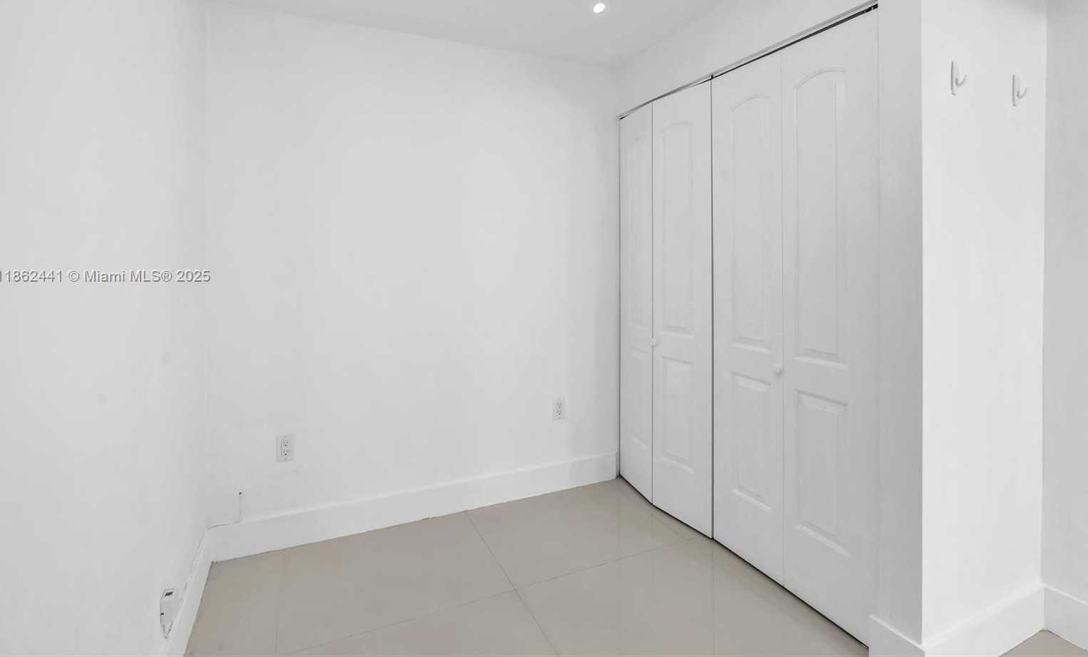 Small Image of 6402 SOUTH WEST 93RD PL, Miami Number 20