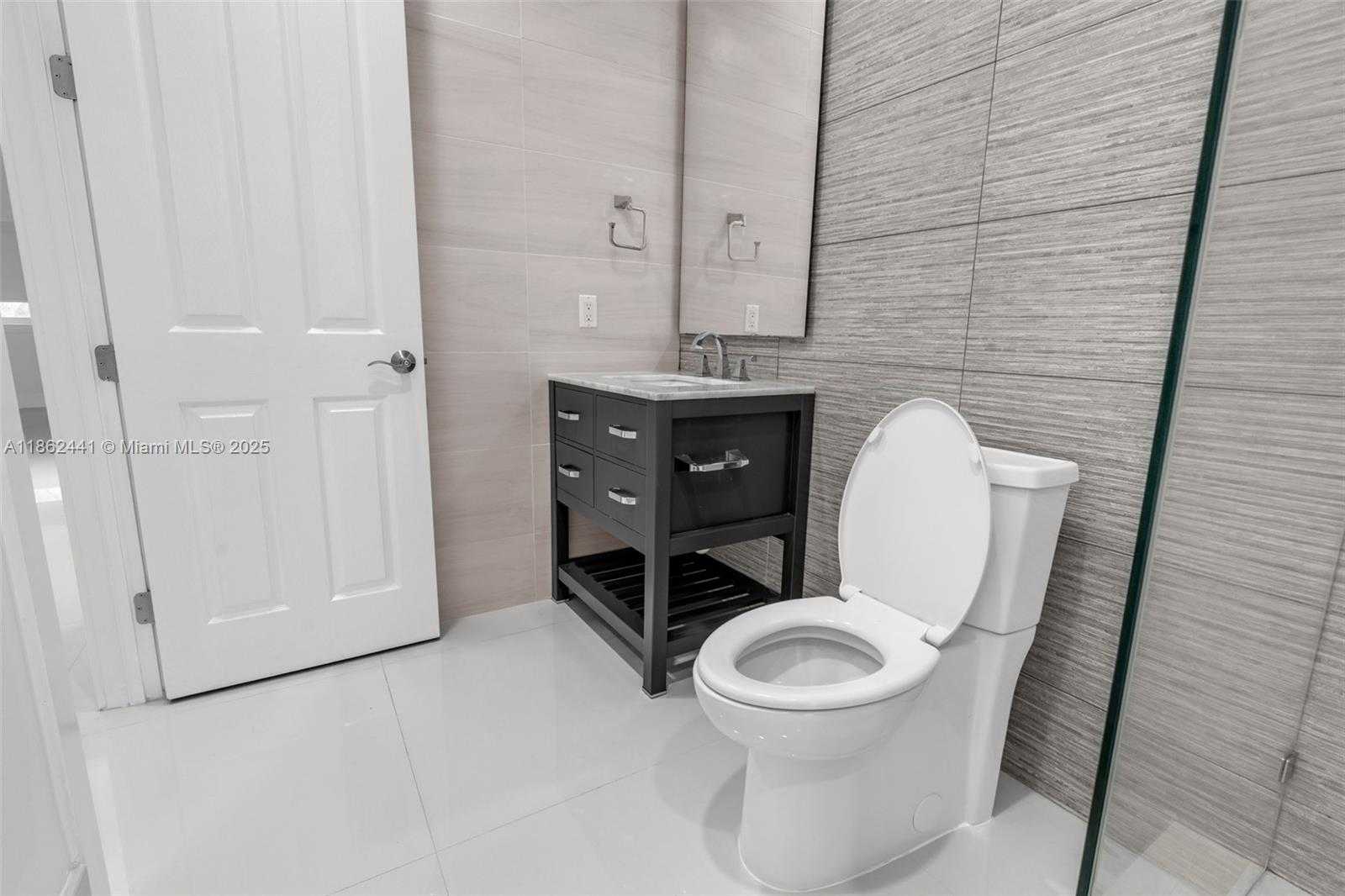 Small Image of 6402 SOUTH WEST 93RD PL, Miami Number 27