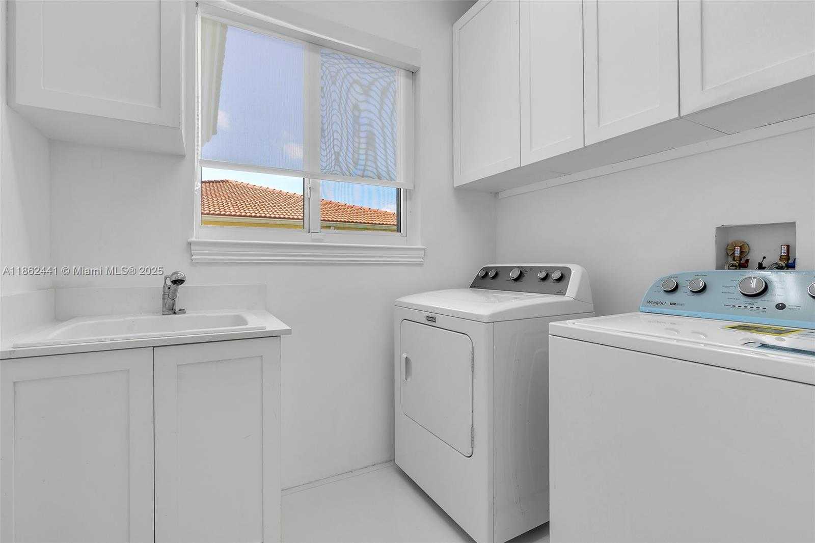 Small Image of 6402 SOUTH WEST 93RD PL, Miami Number 30