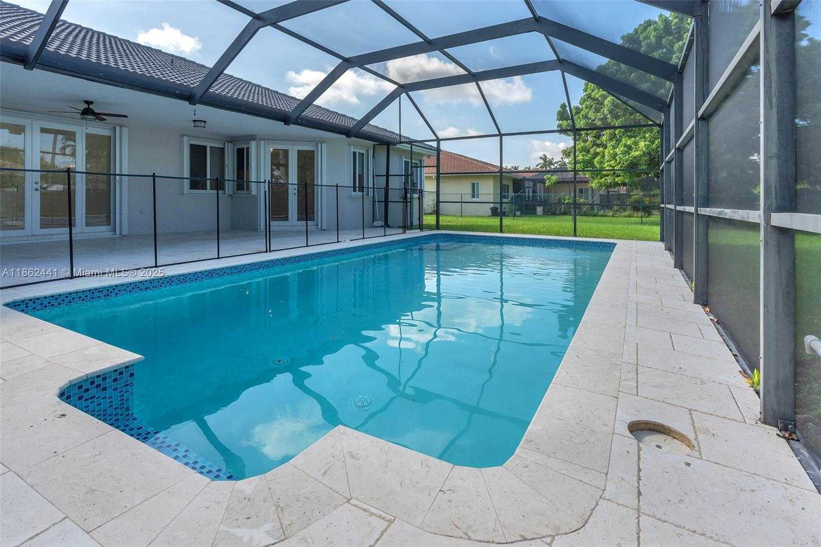 Small Image of 6402 SOUTH WEST 93RD PL, Miami Number 33