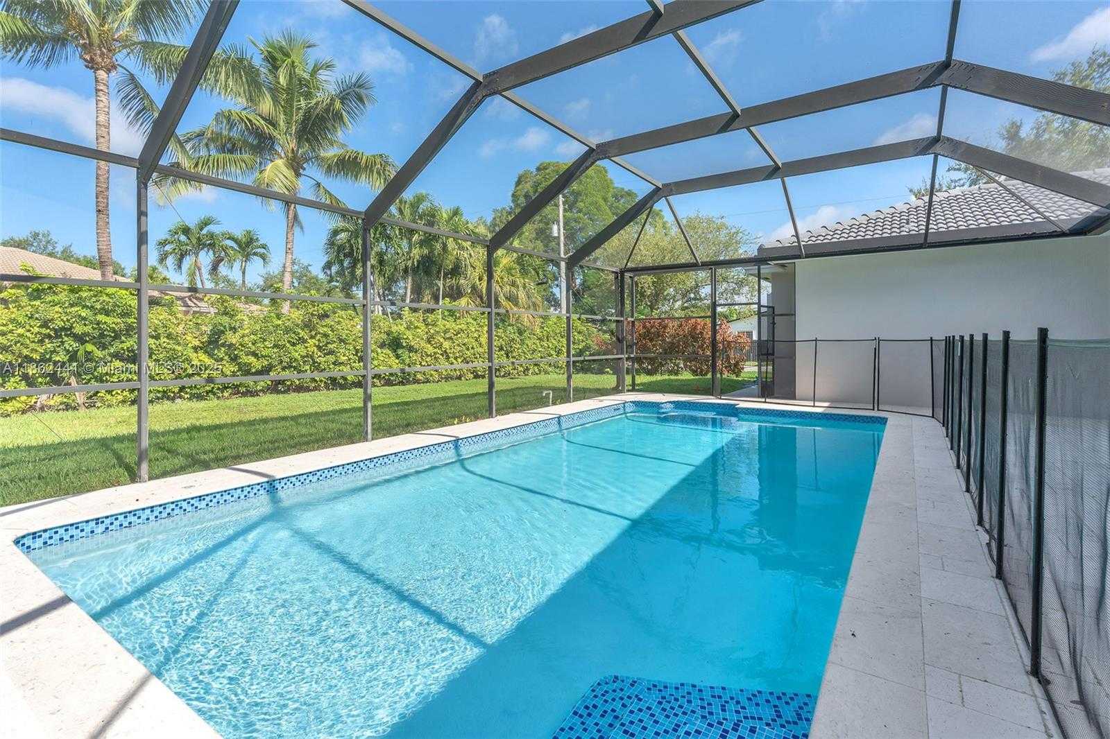 Small Image of 6402 SOUTH WEST 93RD PL, Miami Number 35