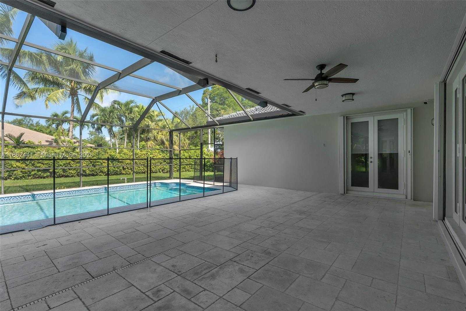 Small Image of 6402 SOUTH WEST 93RD PL, Miami Number 37