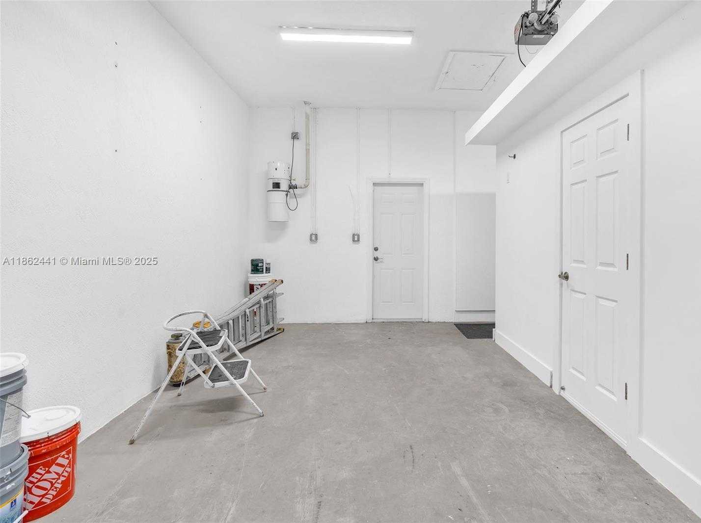 Small Image of 6402 SOUTH WEST 93RD PL, Miami Number 40