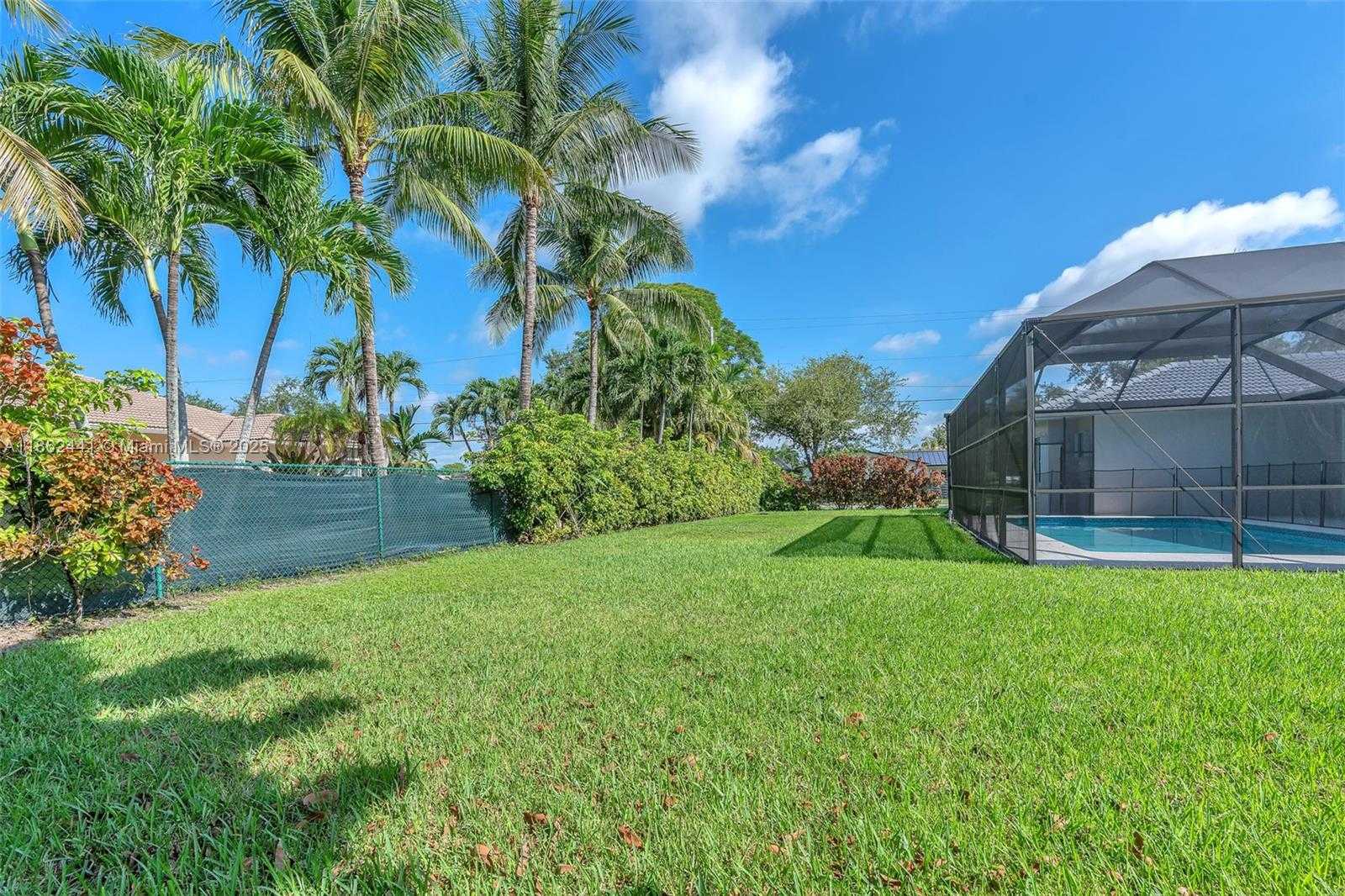 Small Image of 6402 SOUTH WEST 93RD PL, Miami Number 48