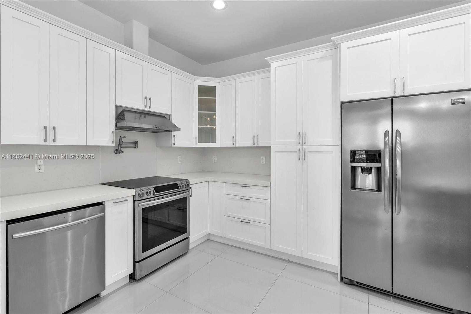 Small Image of 6402 SOUTH WEST 93RD PL, Miami Number 5