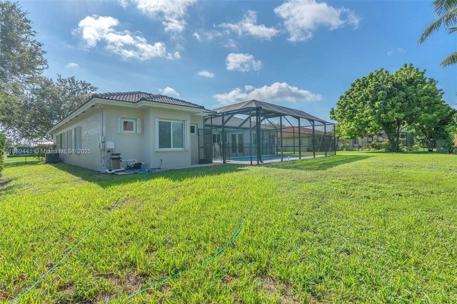 Small Image of 6402 SOUTH WEST 93RD PL, Miami Number 52
