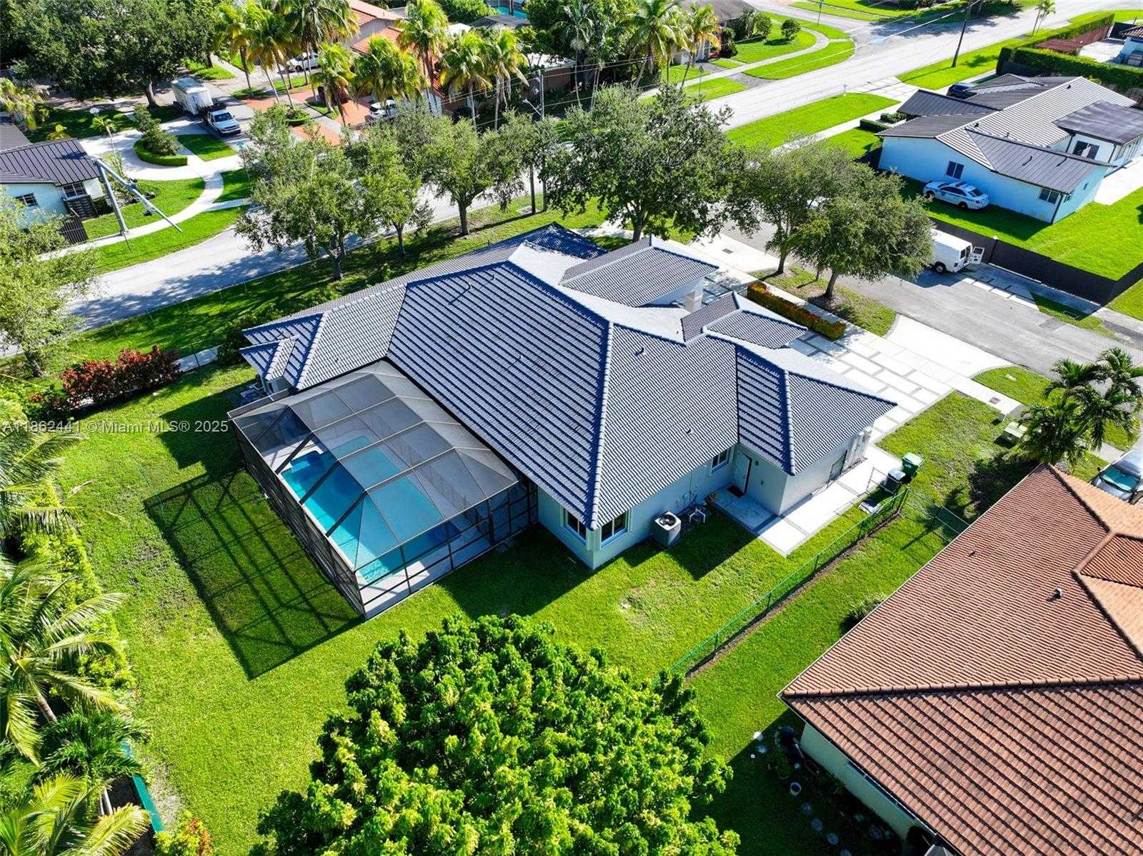 Small Image of 6402 SOUTH WEST 93RD PL, Miami Number 58