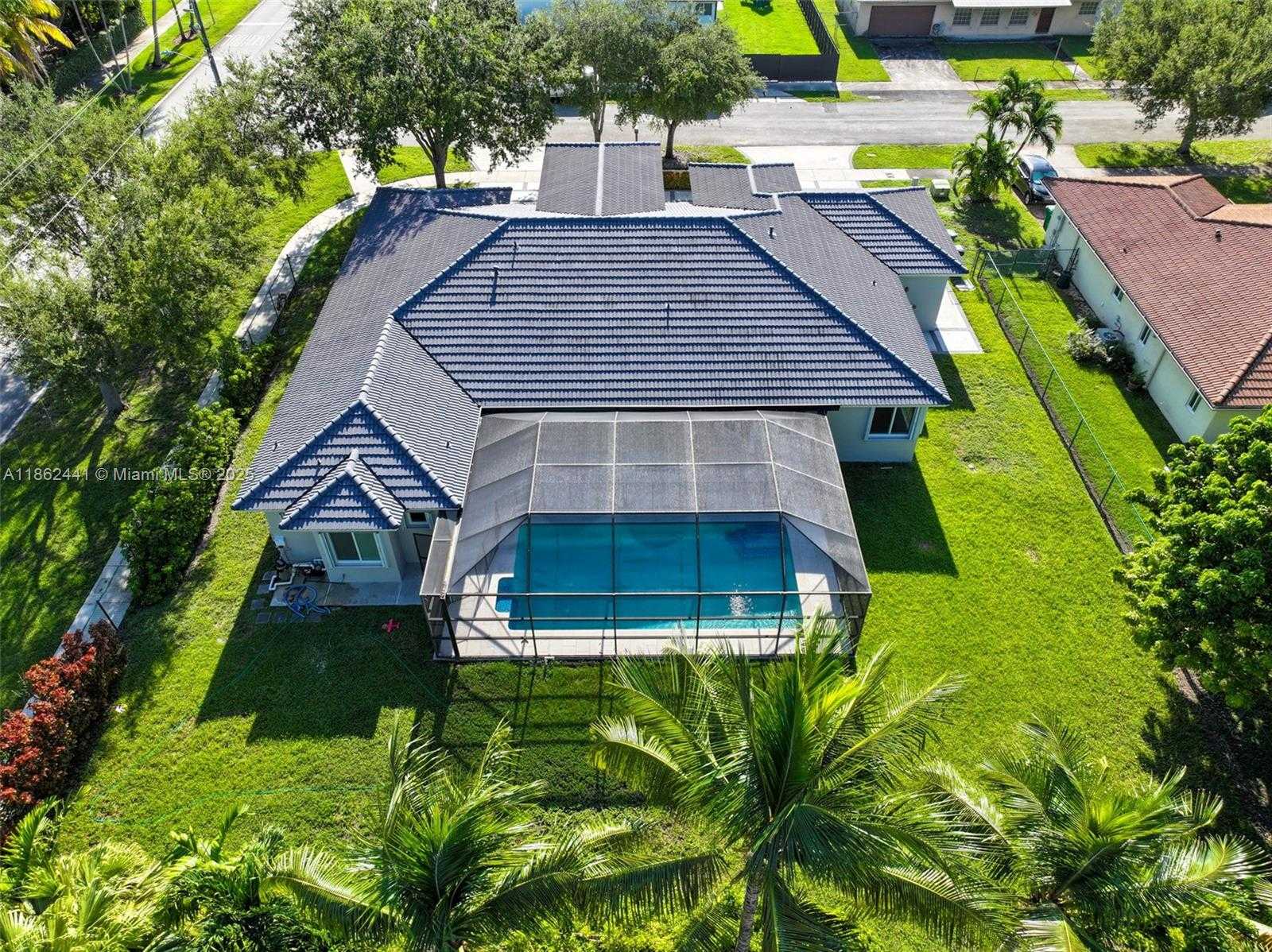 Small Image of 6402 SOUTH WEST 93RD PL, Miami Number 61