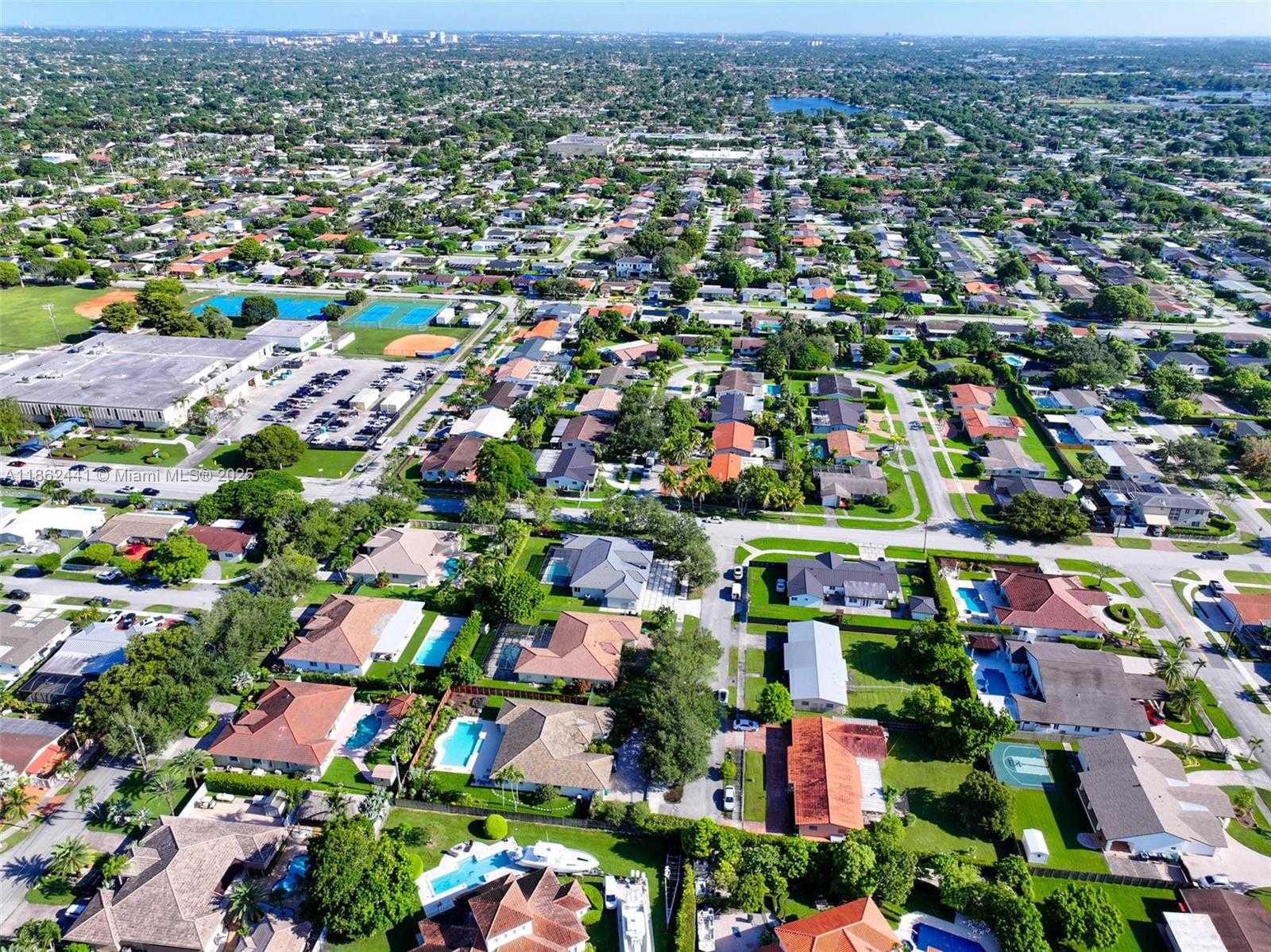 Small Image of 6402 SOUTH WEST 93RD PL, Miami Number 65