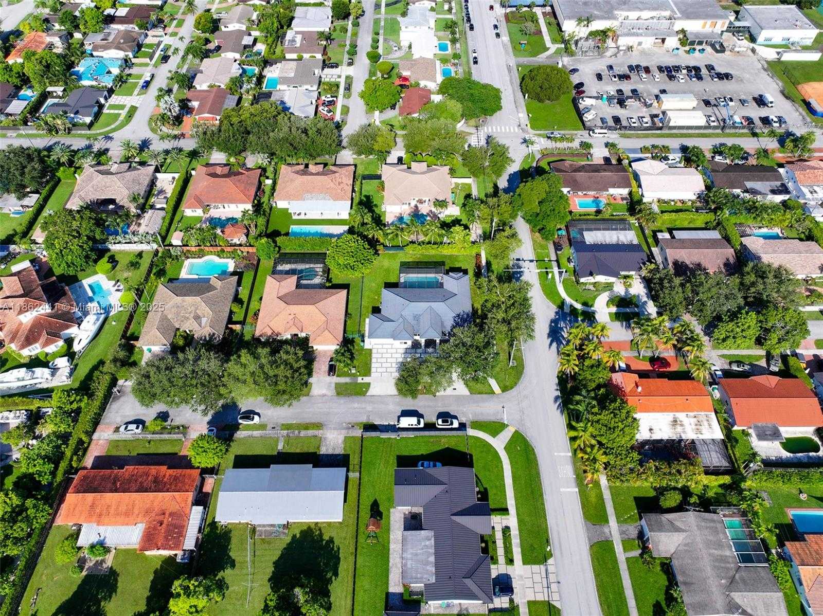 Small Image of 6402 SOUTH WEST 93RD PL, Miami Number 66