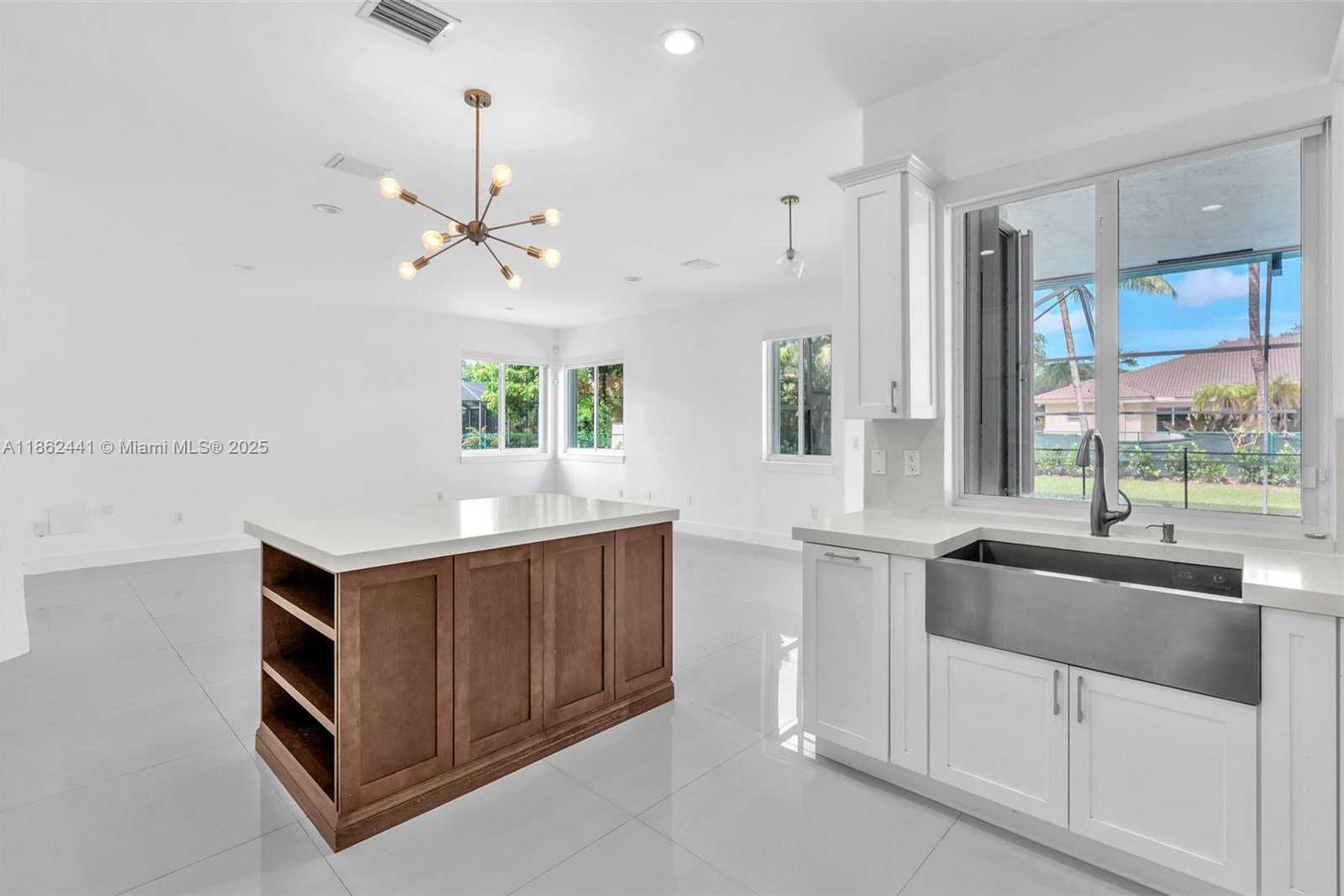 Small Image of 6402 SOUTH WEST 93RD PL, Miami Number 7