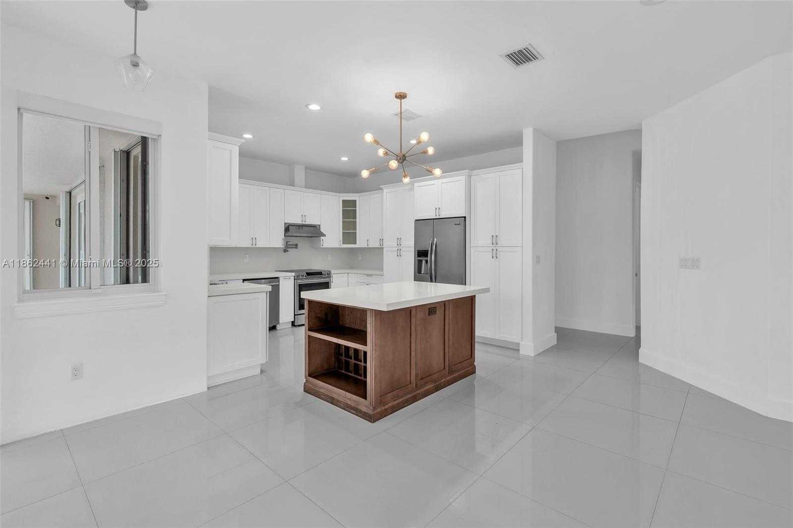 Small Image of 6402 SOUTH WEST 93RD PL, Miami Number 9