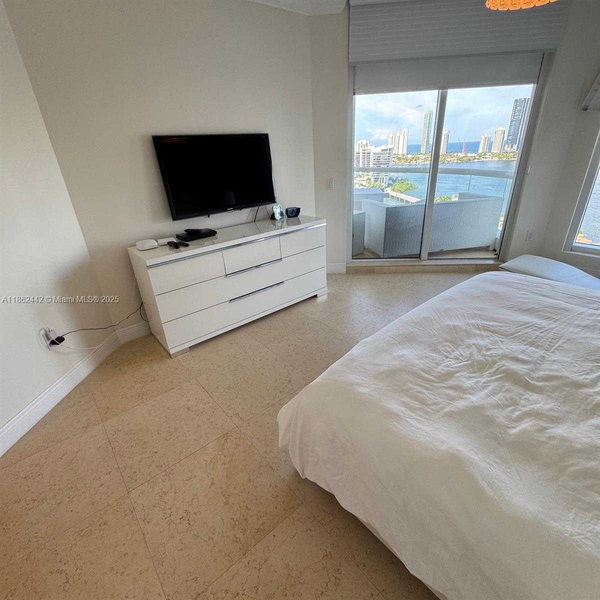Small Image of 6000 ISLAND BLVD #2204, Aventura Number 15