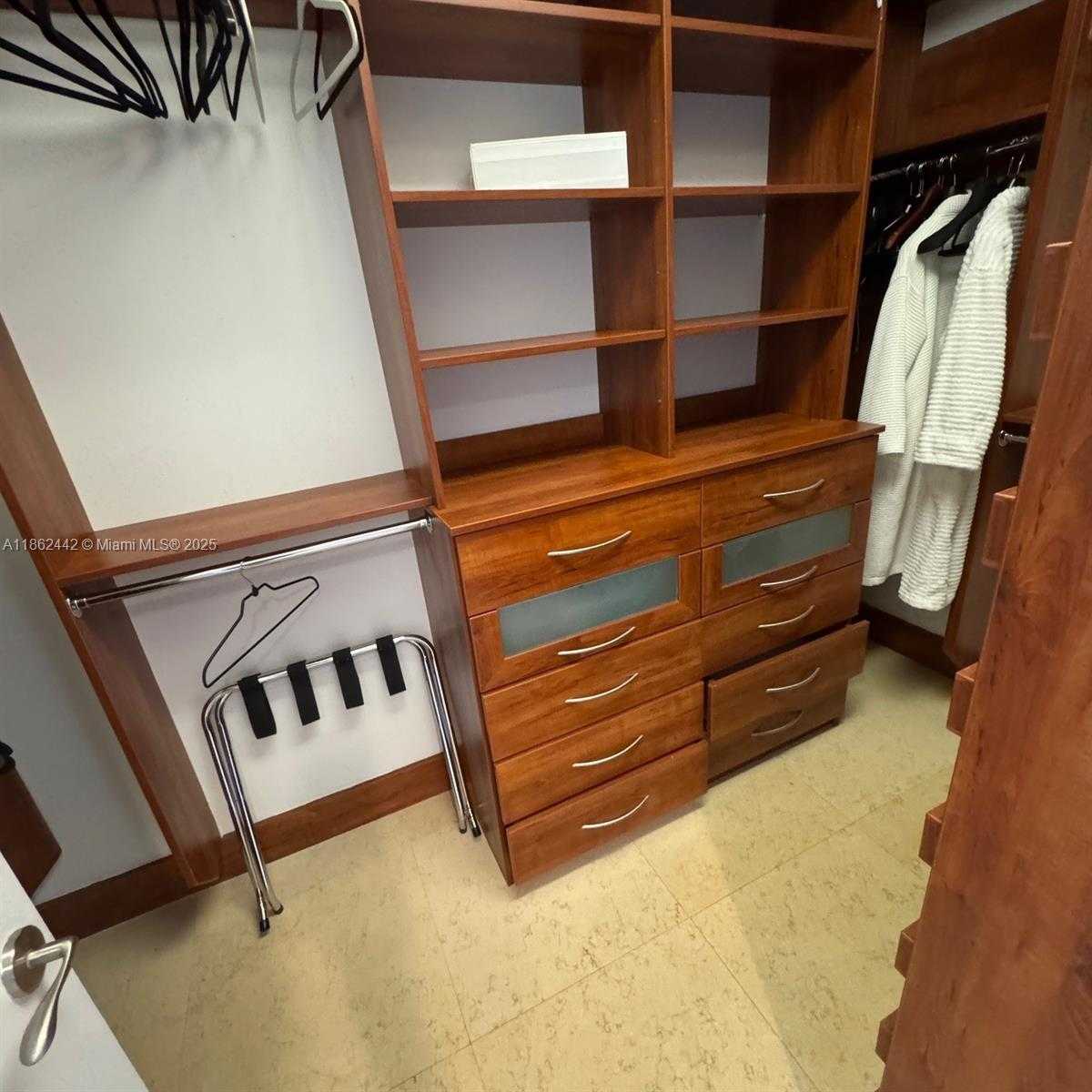 Small Image of 6000 ISLAND BLVD #2204, Aventura Number 17