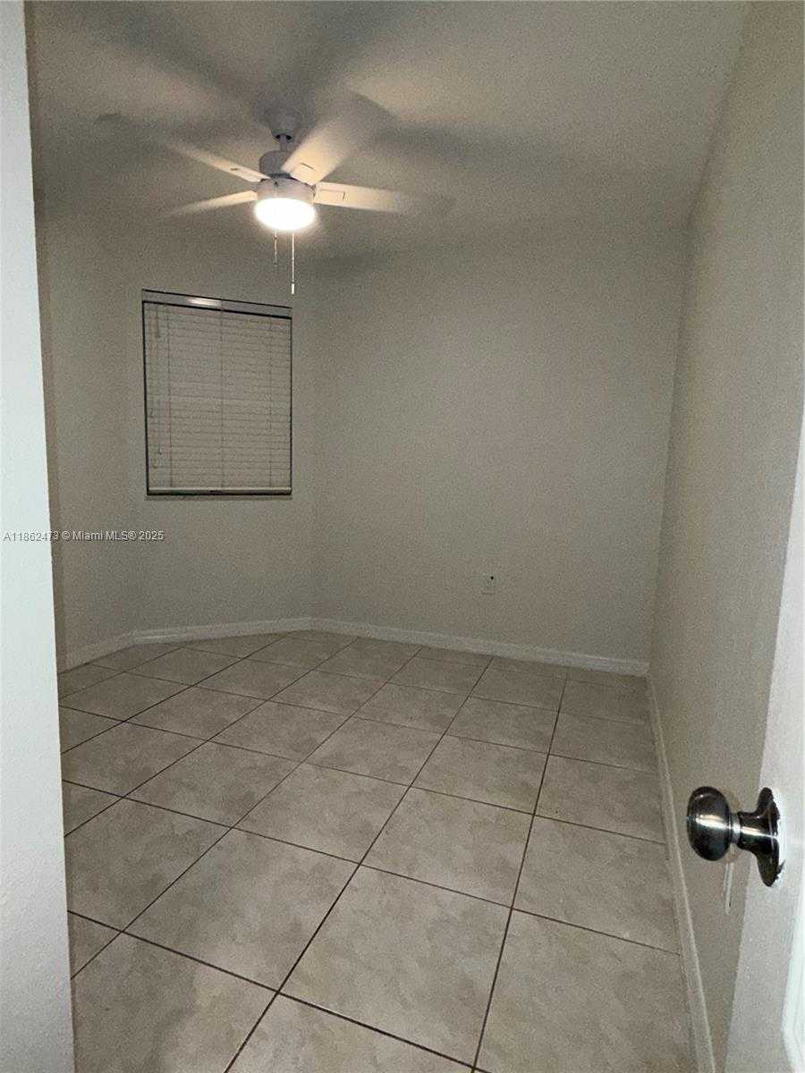 Small Image of Miami Number 13