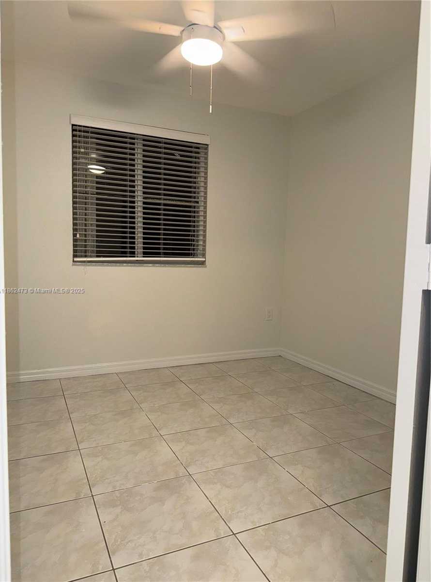 Small Image of Miami Number 16