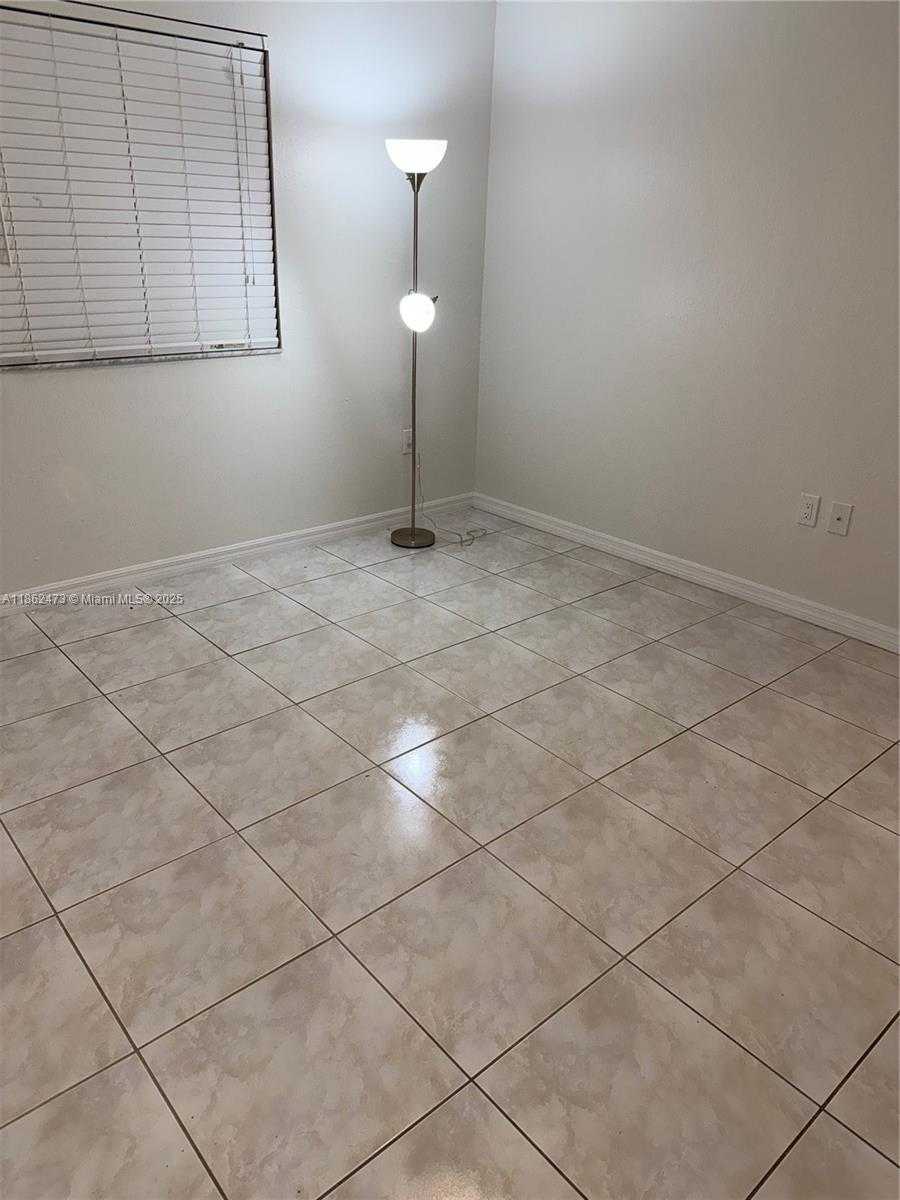Small Image of Miami Number 18