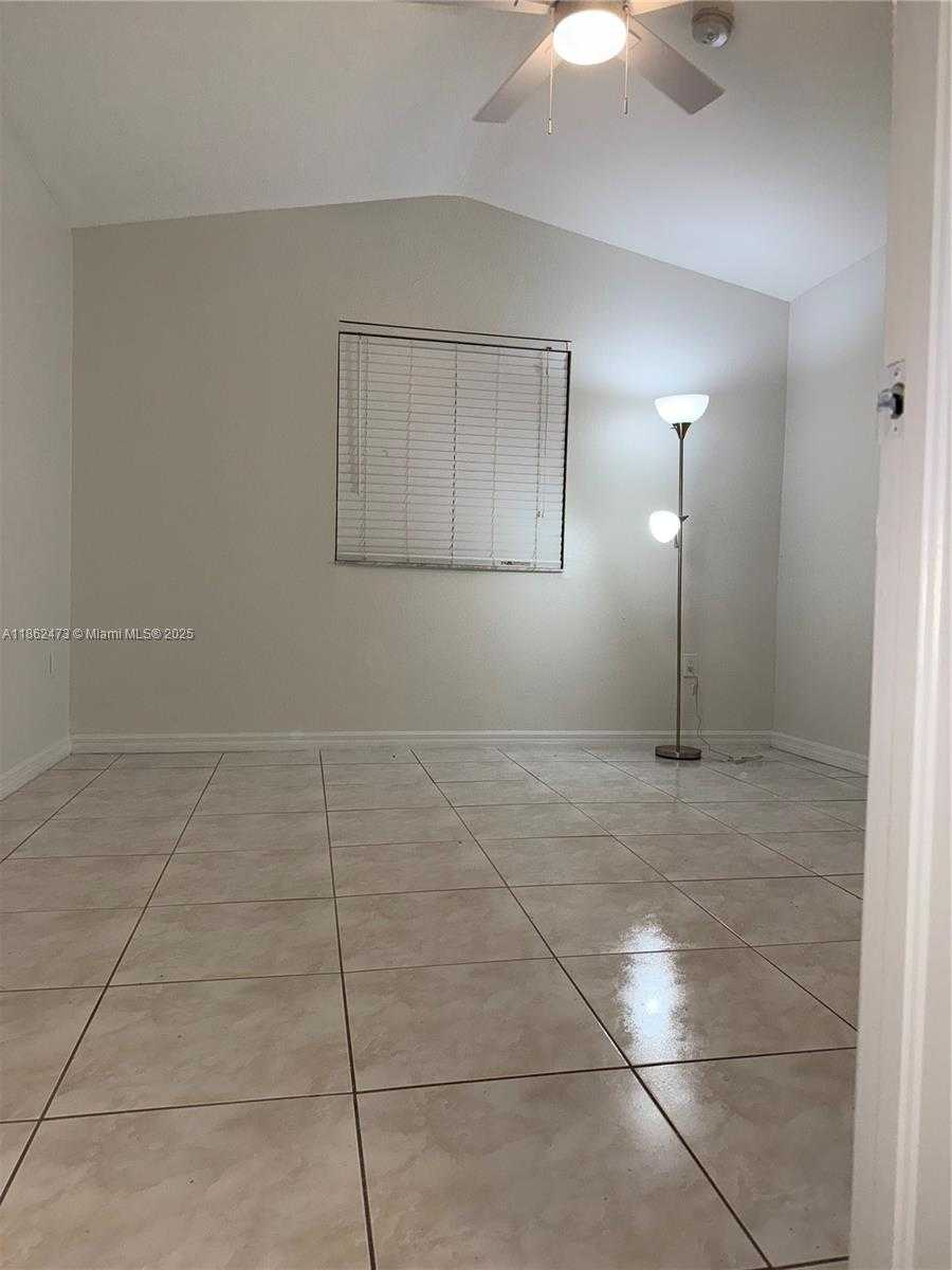 Small Image of Miami Number 19
