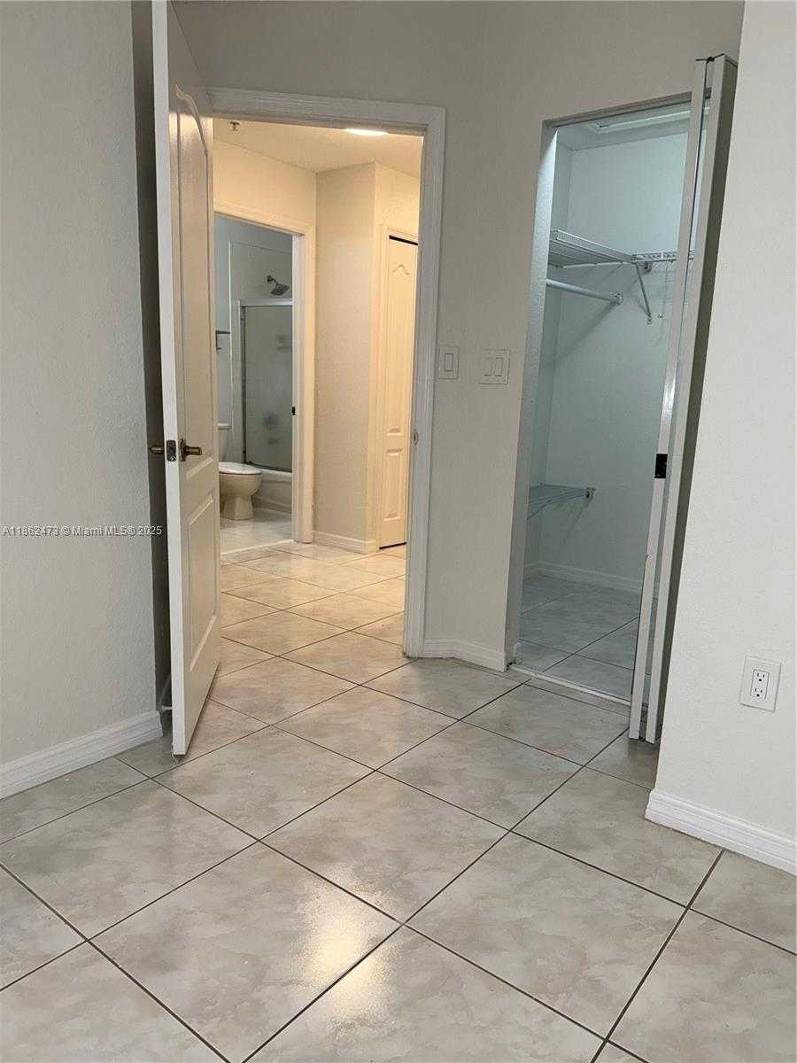 Small Image of Miami Number 21