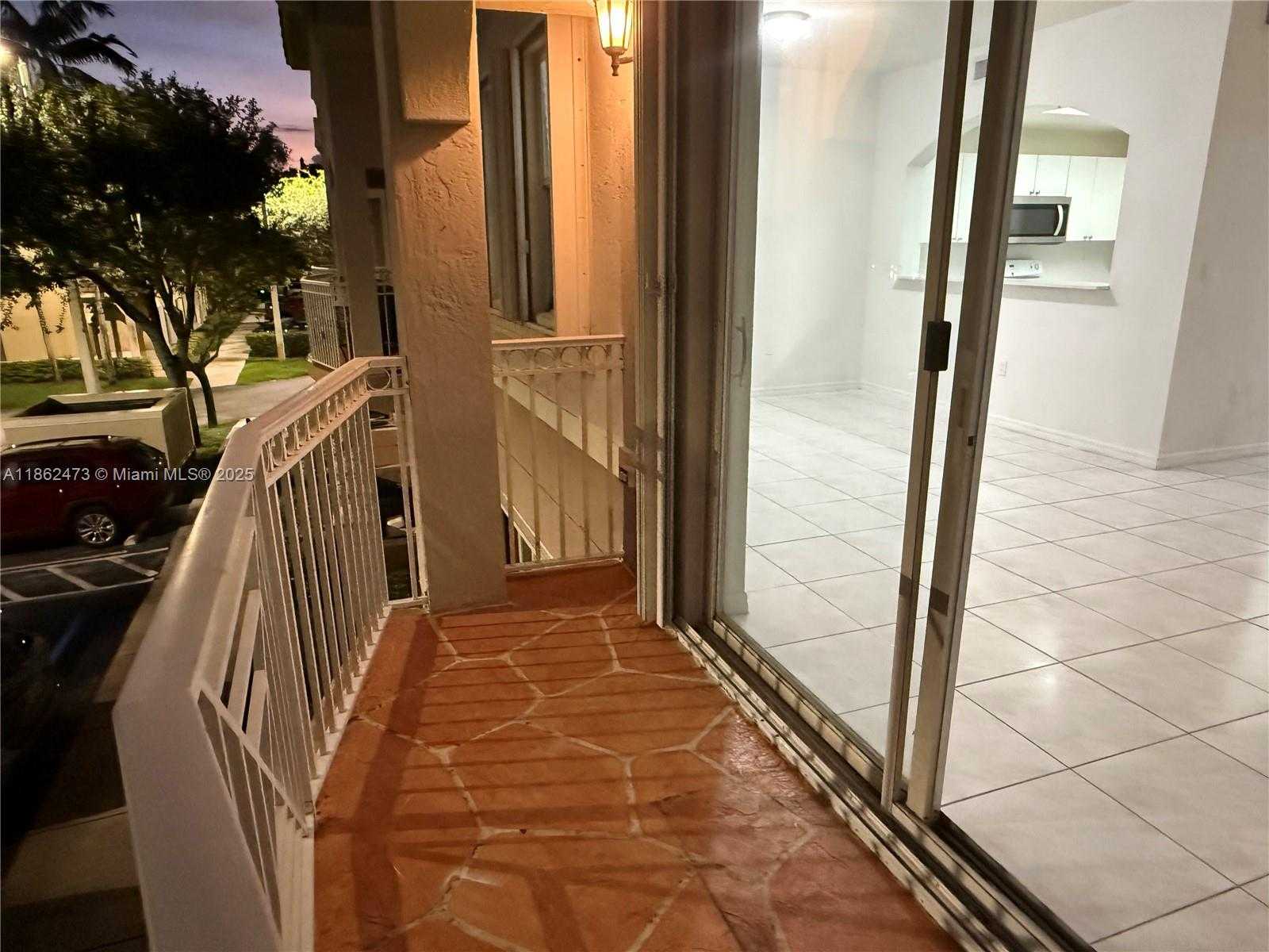 Small Image of Miami Number 3