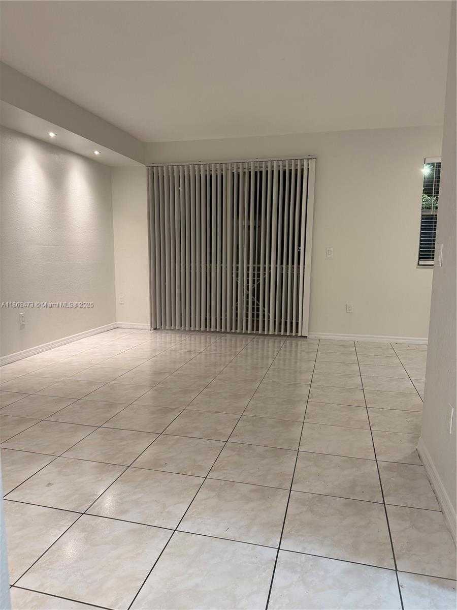 Small Image of Miami Number 7