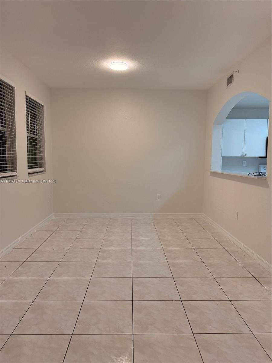 Small Image of Miami Number 9
