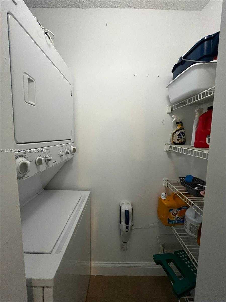 Small Image of 770 CLAUGHTON ISLAND DR #1814, Miami Number 13