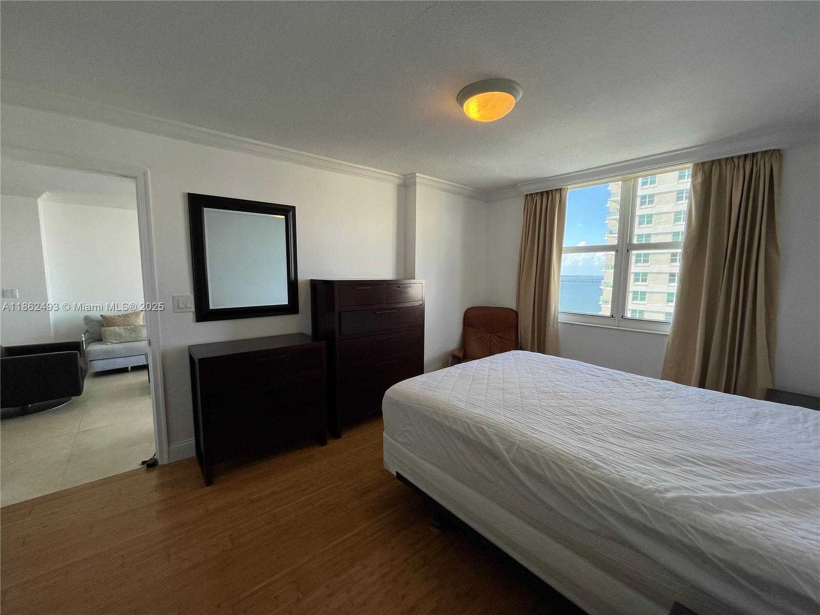 Small Image of 770 CLAUGHTON ISLAND DR #1814, Miami Number 5