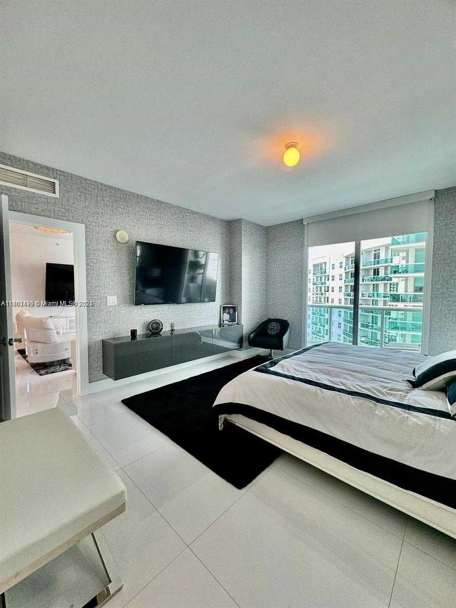 Small Image of 7900 HARBOR ISLAND DR #1008, North Bay Village Number 15