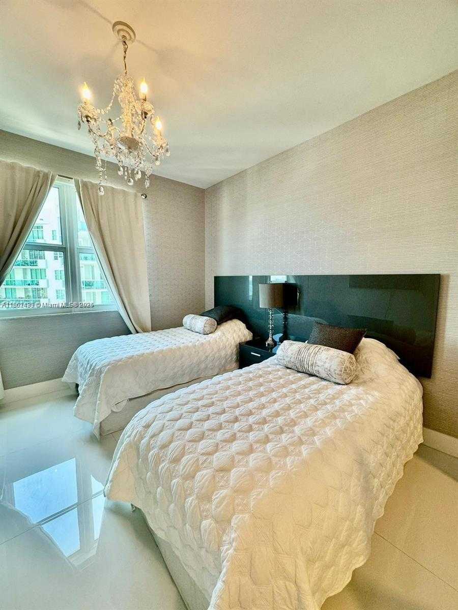 Small Image of 7900 HARBOR ISLAND DR #1008, North Bay Village Number 4