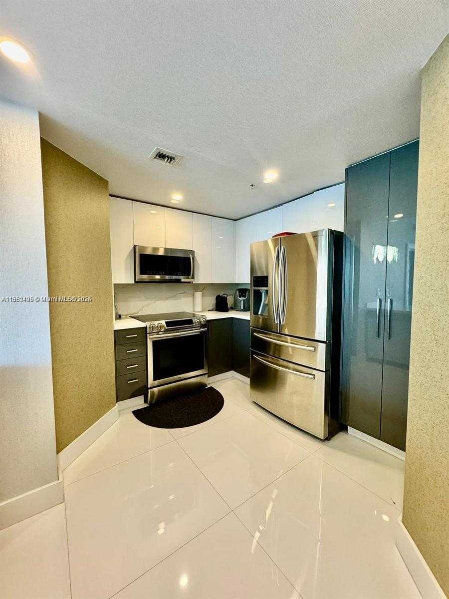 Small Image of 7900 HARBOR ISLAND DR #1008, North Bay Village Number 6