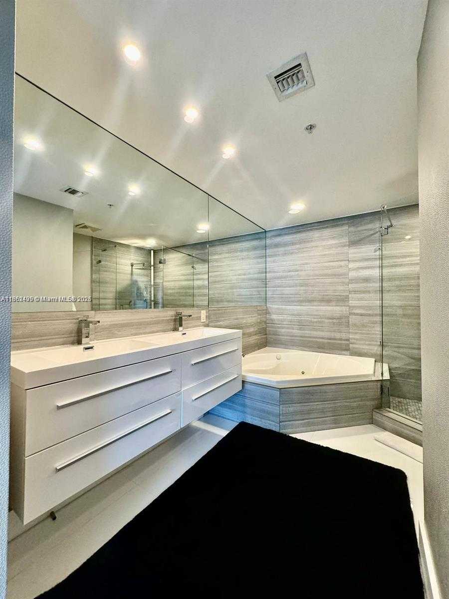 Small Image of 7900 HARBOR ISLAND DR #1008, North Bay Village Number 8