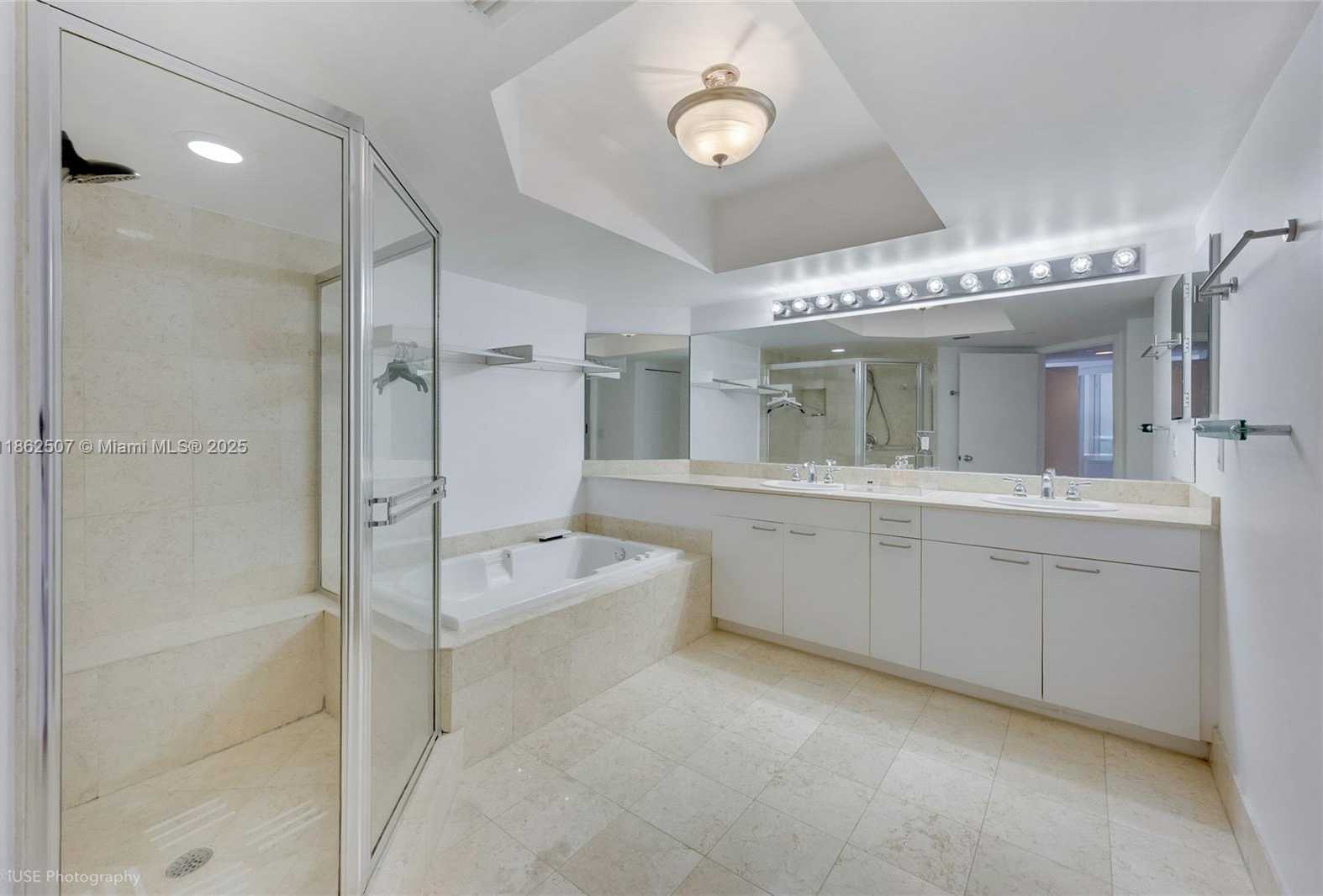 Small Image of 21055 YACHT CLUB DR #2401, Aventura Number 10