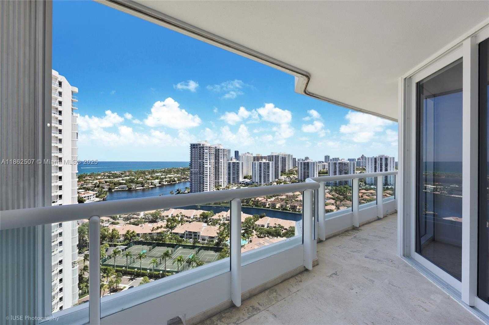 Small Image of 21055 YACHT CLUB DR #2401, Aventura Number 13