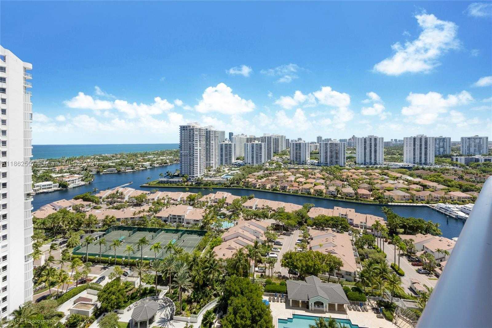 Small Image of 21055 YACHT CLUB DR #2401, Aventura Number 14